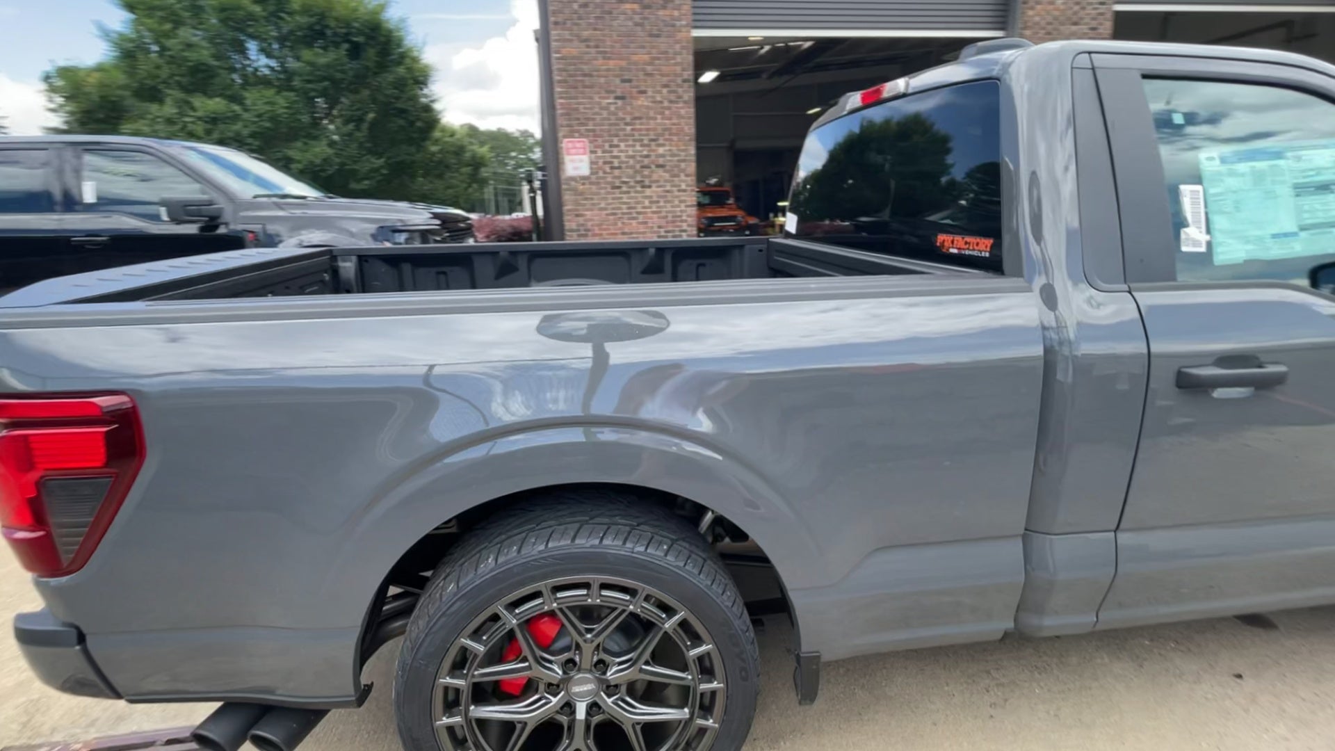 Vehicle Image 8