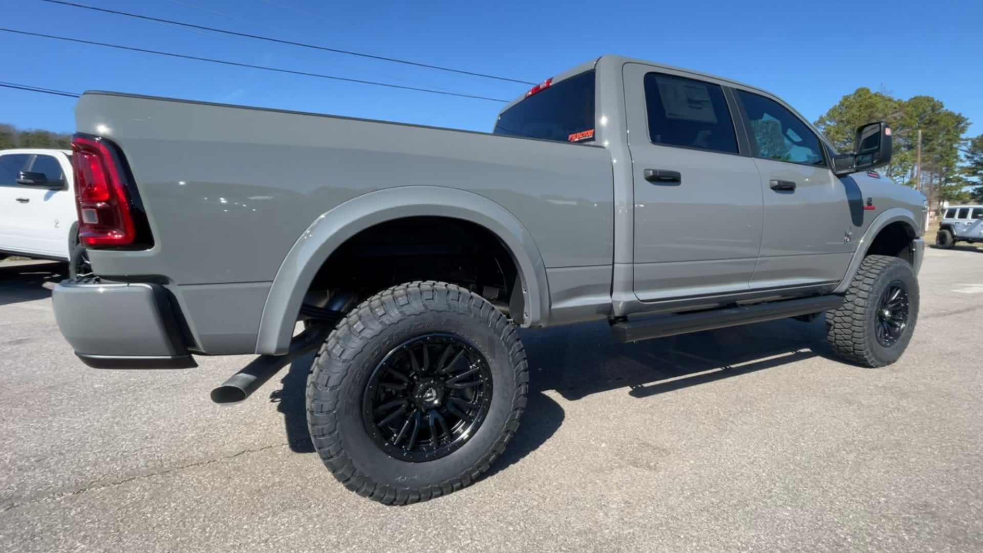 Vehicle Image 8