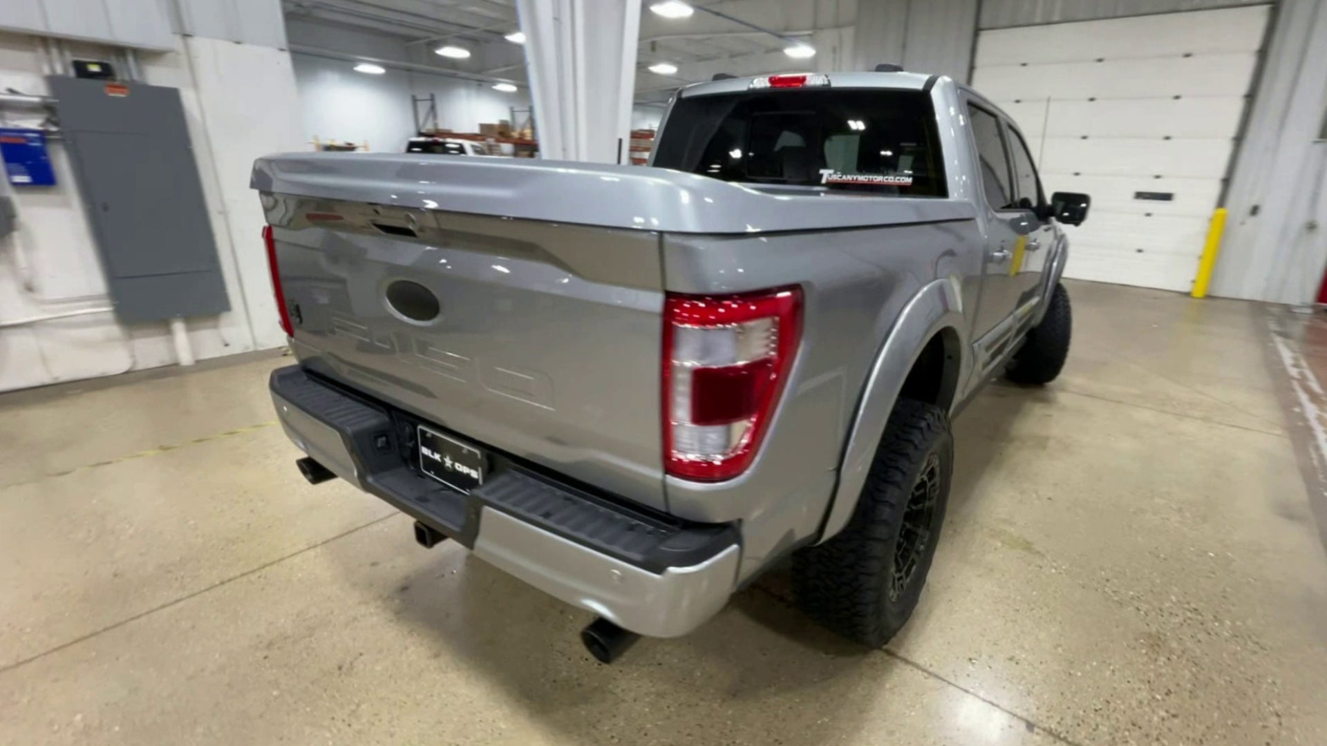 Vehicle Image 8