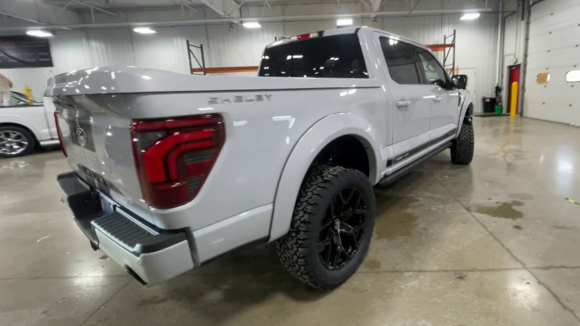 Vehicle Image 8