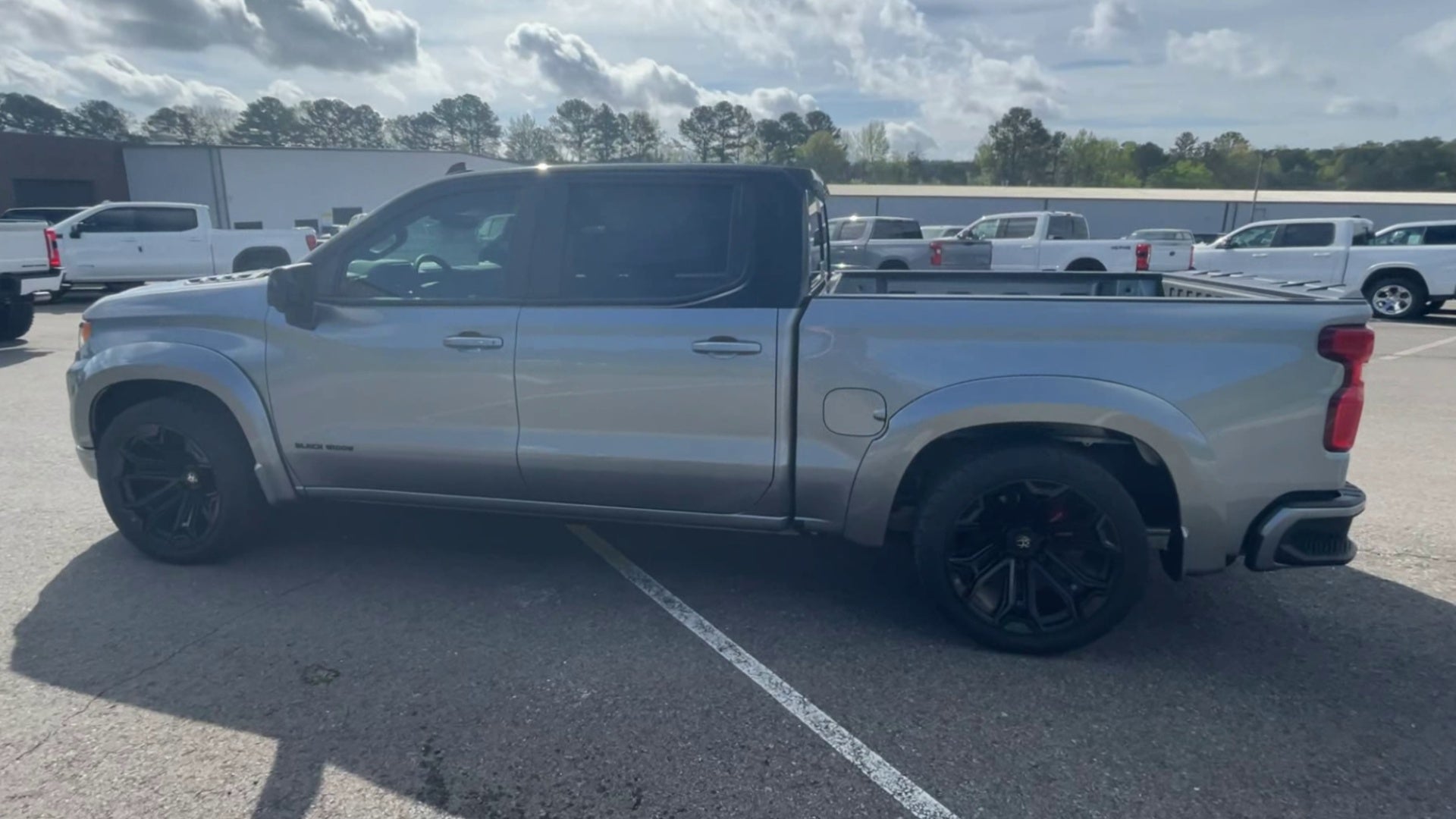 Vehicle Image 8