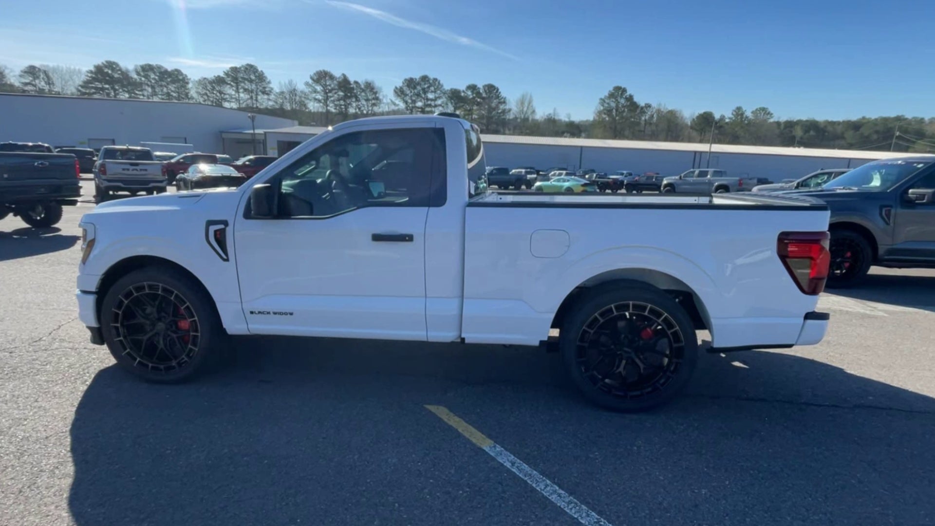 Vehicle Image 8