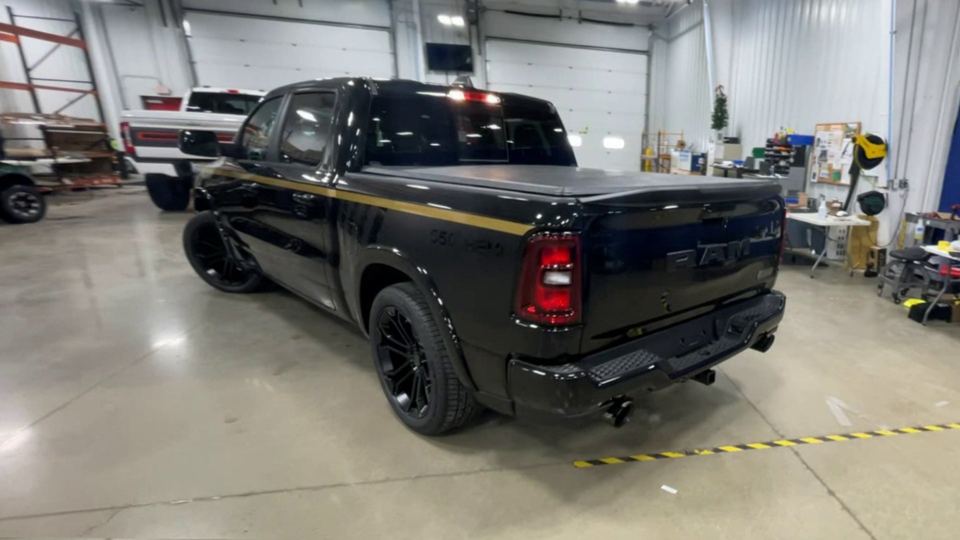 Vehicle Image 8