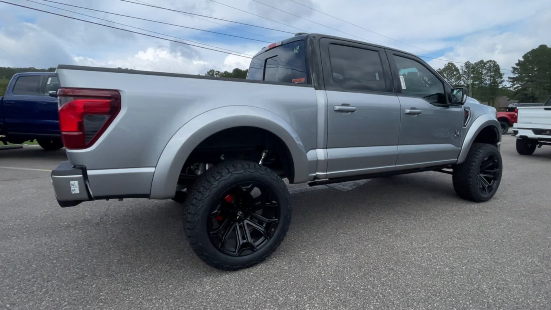 Vehicle Image 8