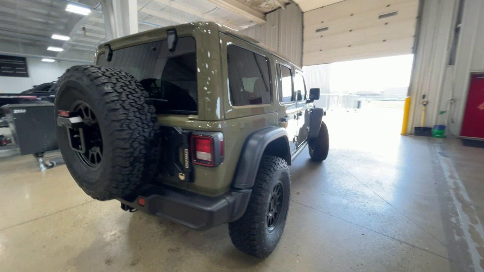 Vehicle Image 8