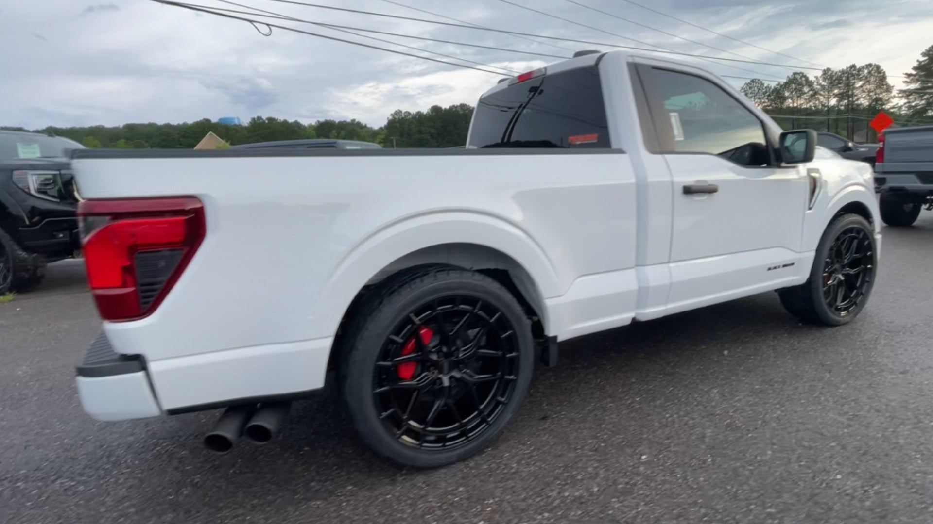 Vehicle Image 8