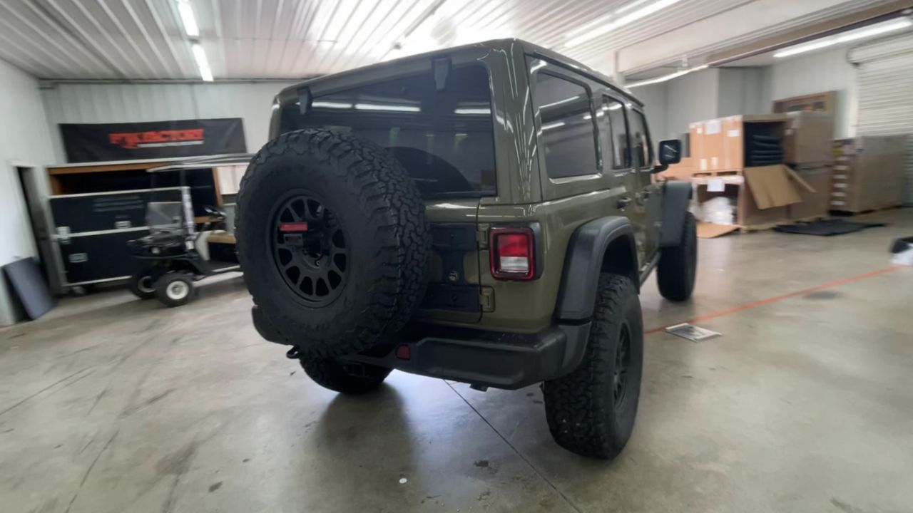 Vehicle Image 8