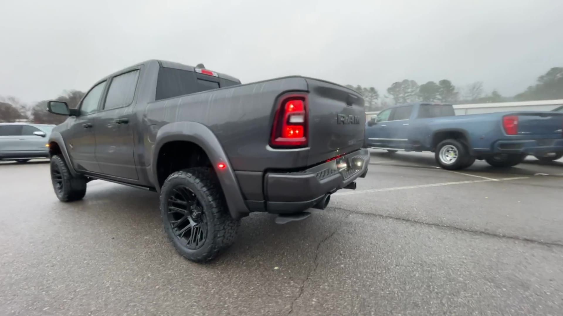 Vehicle Image 8