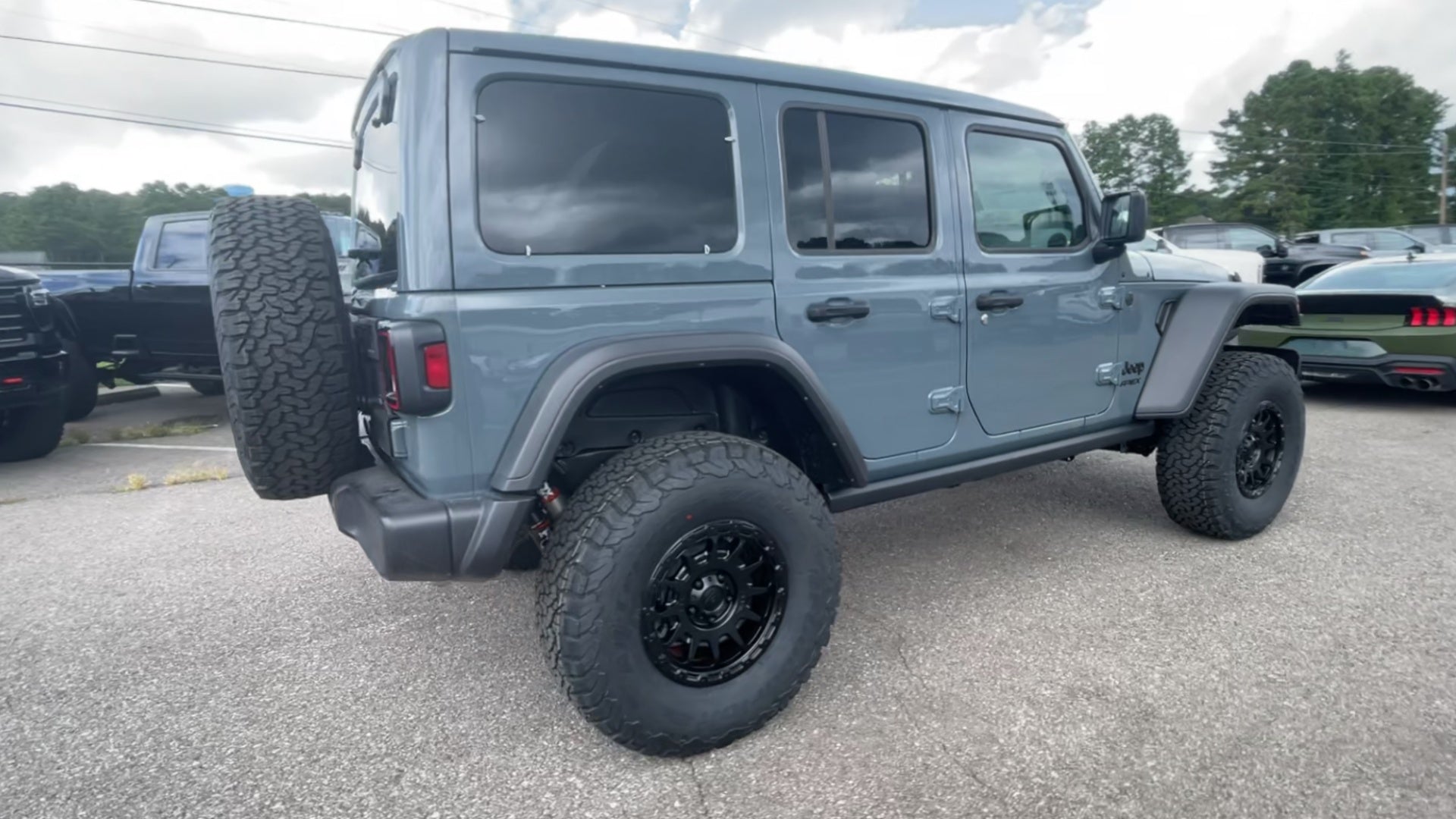 Vehicle Image 8