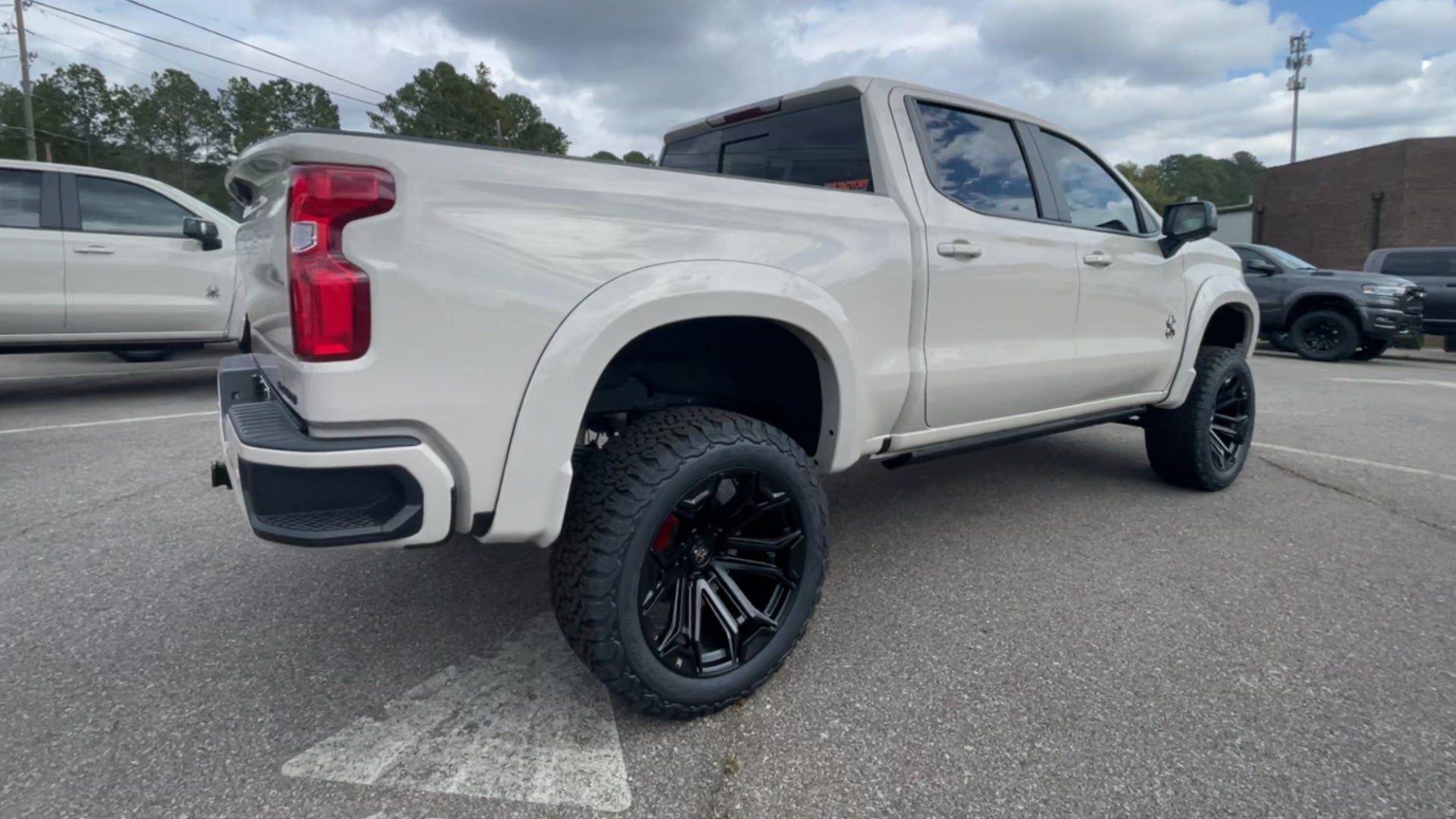 Vehicle Image 8