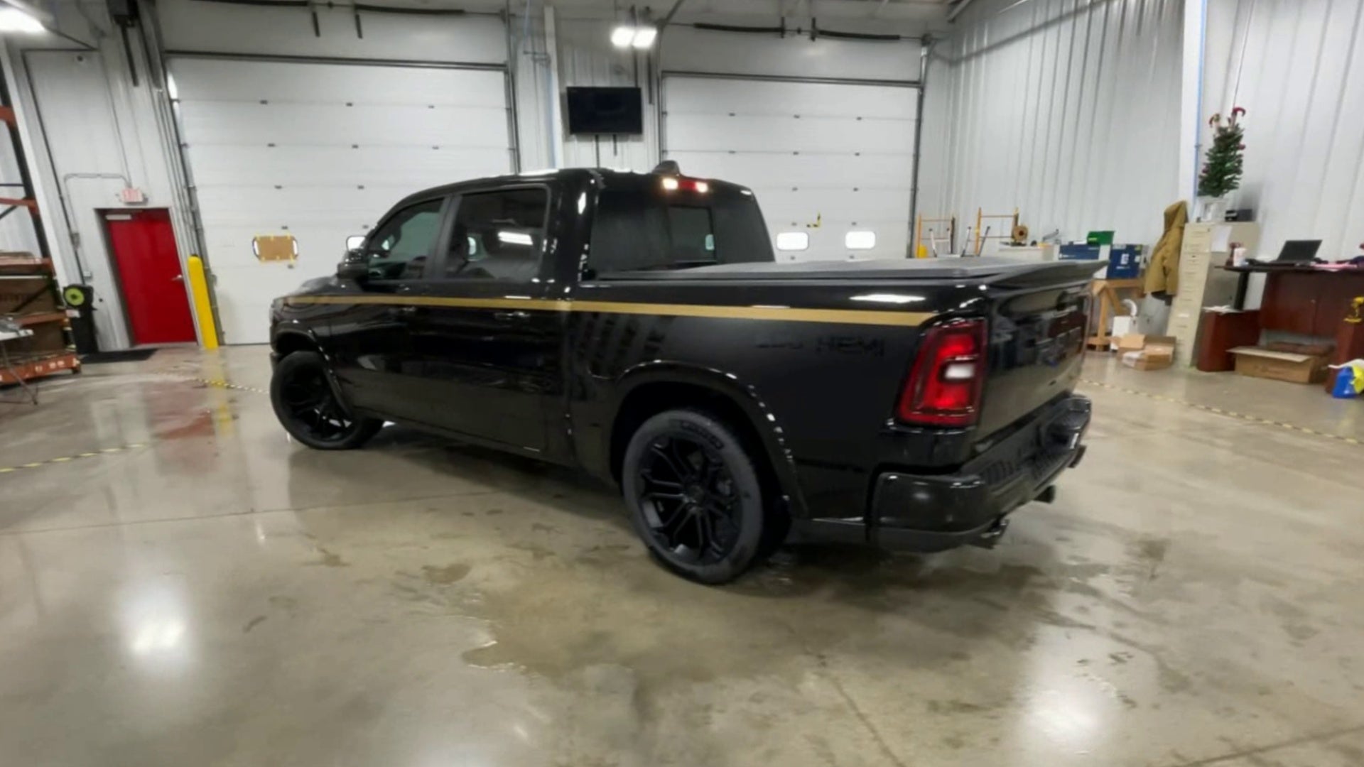 Vehicle Image 8