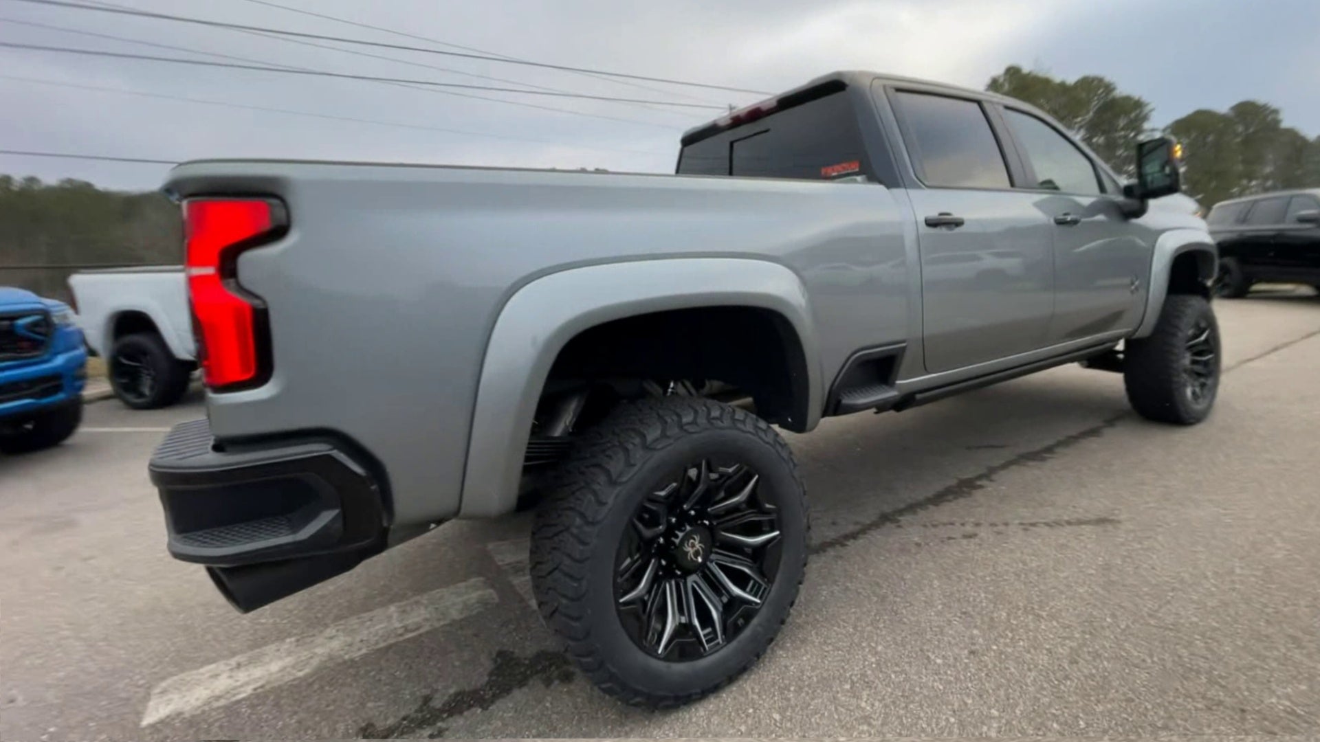 Vehicle Image 8