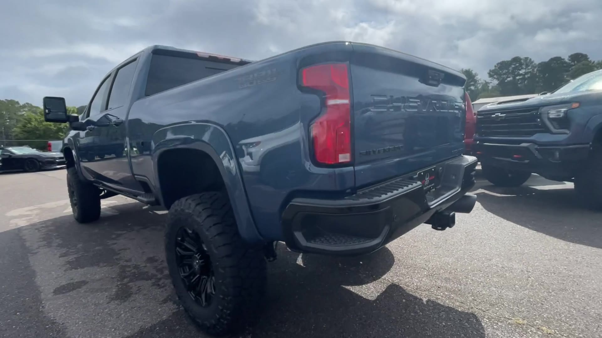 Vehicle Image 8