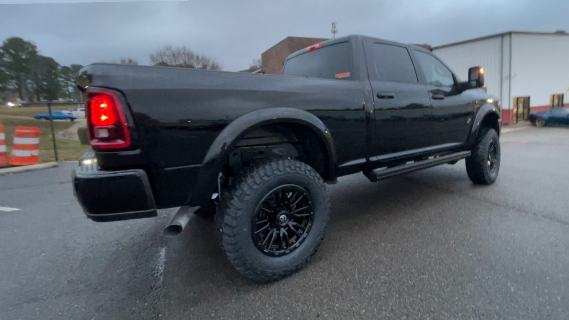 Vehicle Image 8