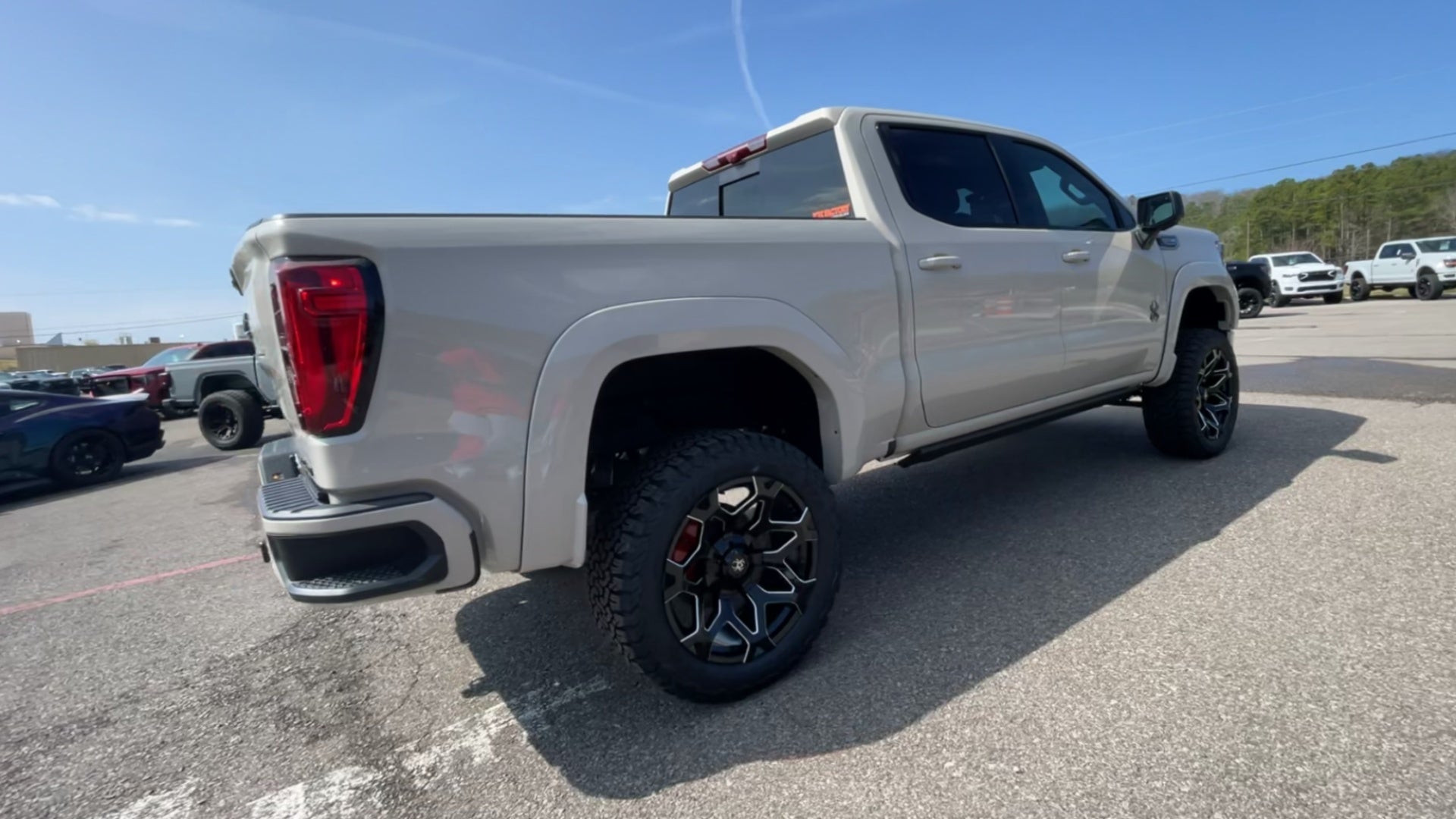 Vehicle Image 8