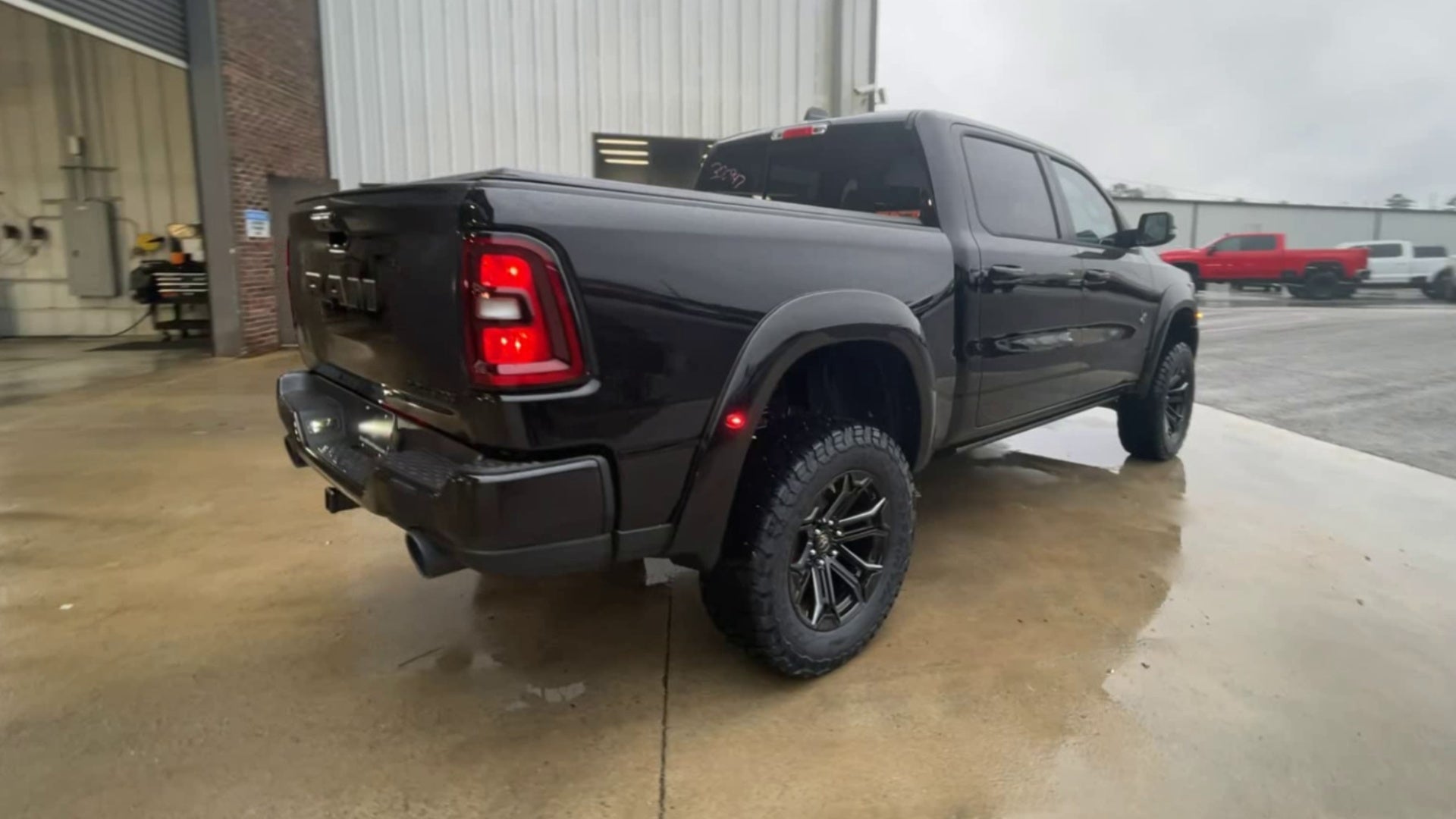 Vehicle Image 8