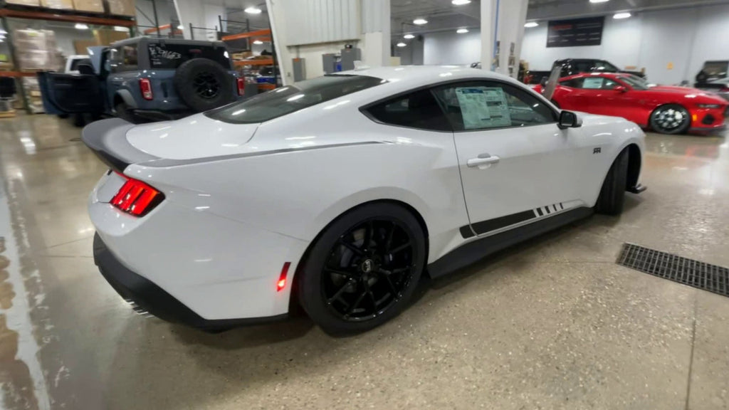 Vehicle Image 8