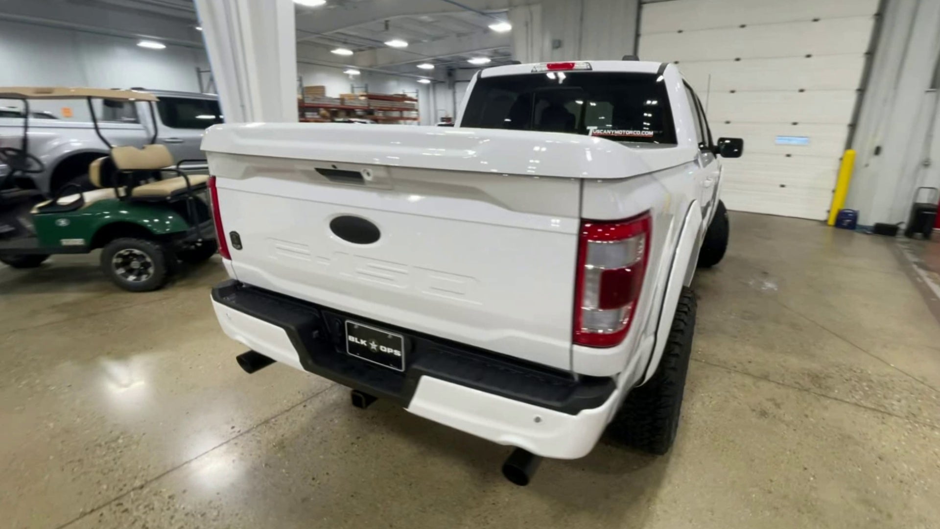 Vehicle Image 8