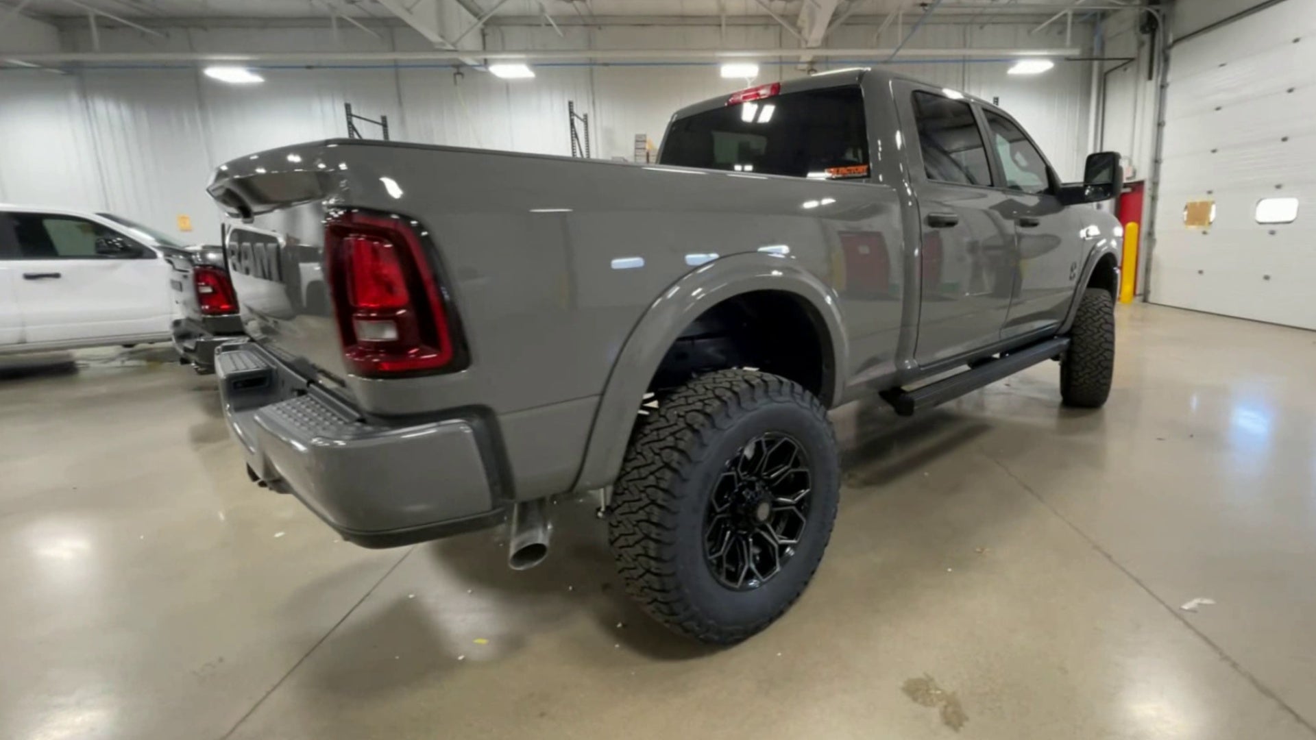 Vehicle Image 8