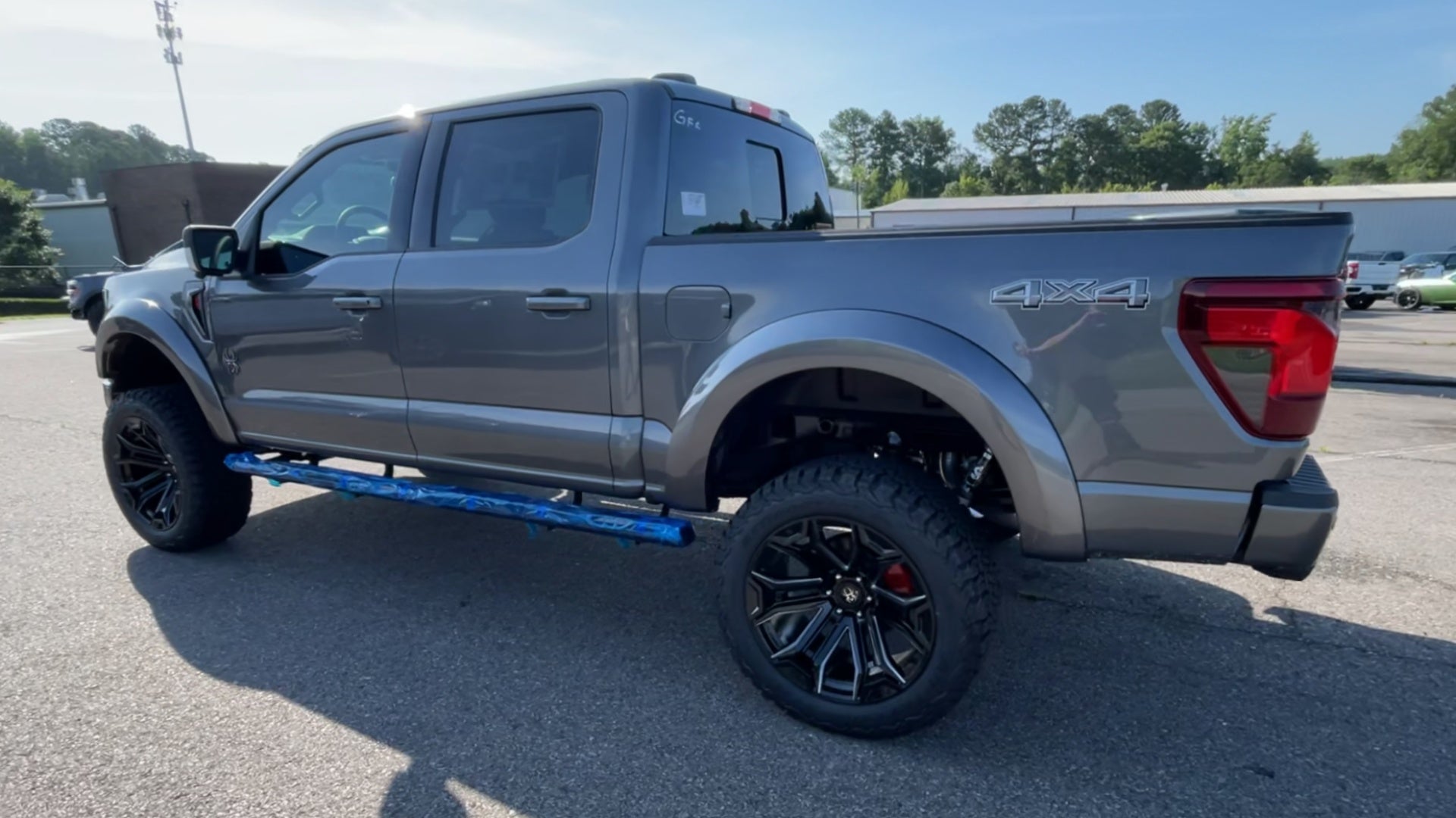 Vehicle Image 8