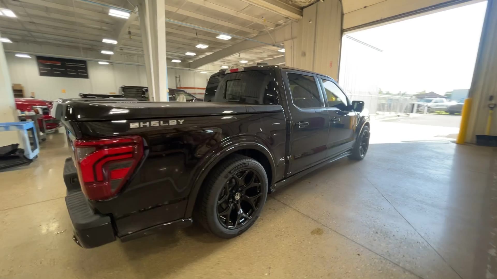 Vehicle Image 8