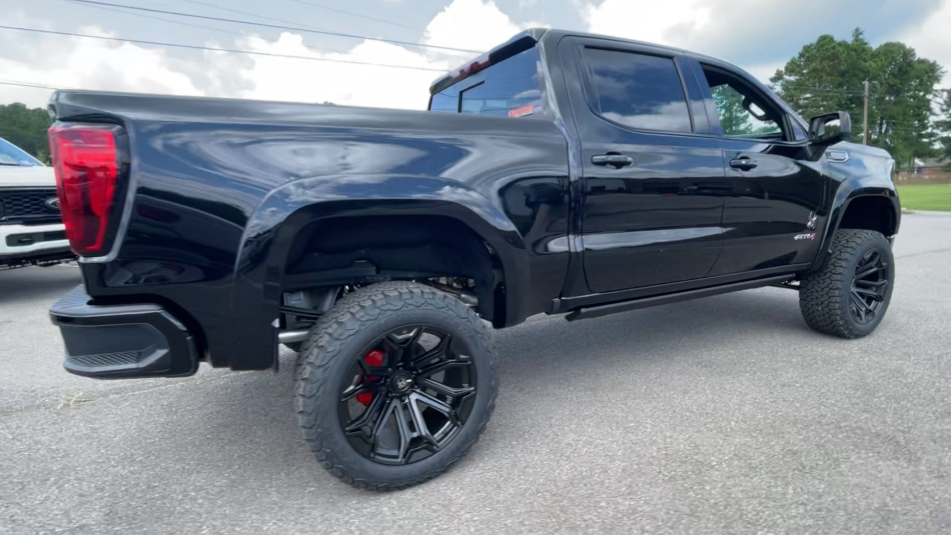 Vehicle Image 8
