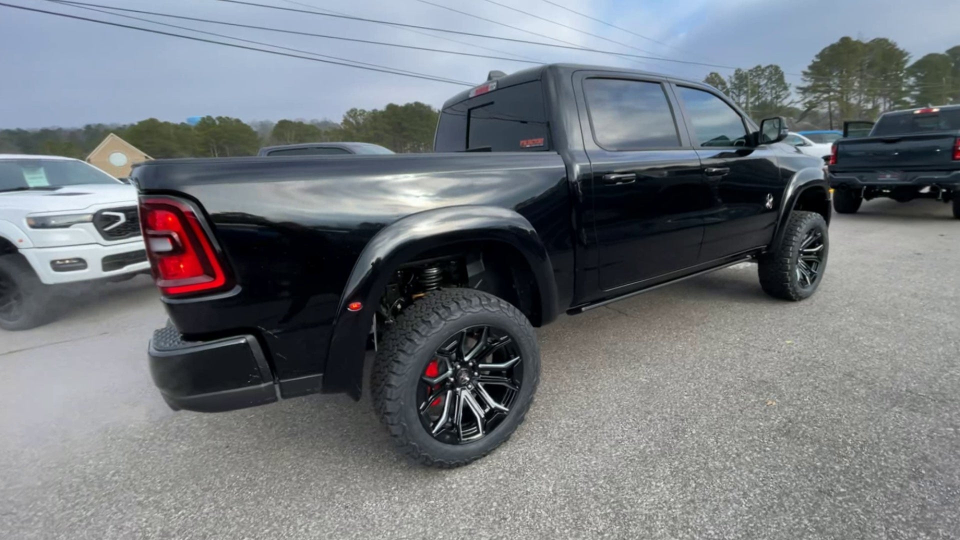 Vehicle Image 8