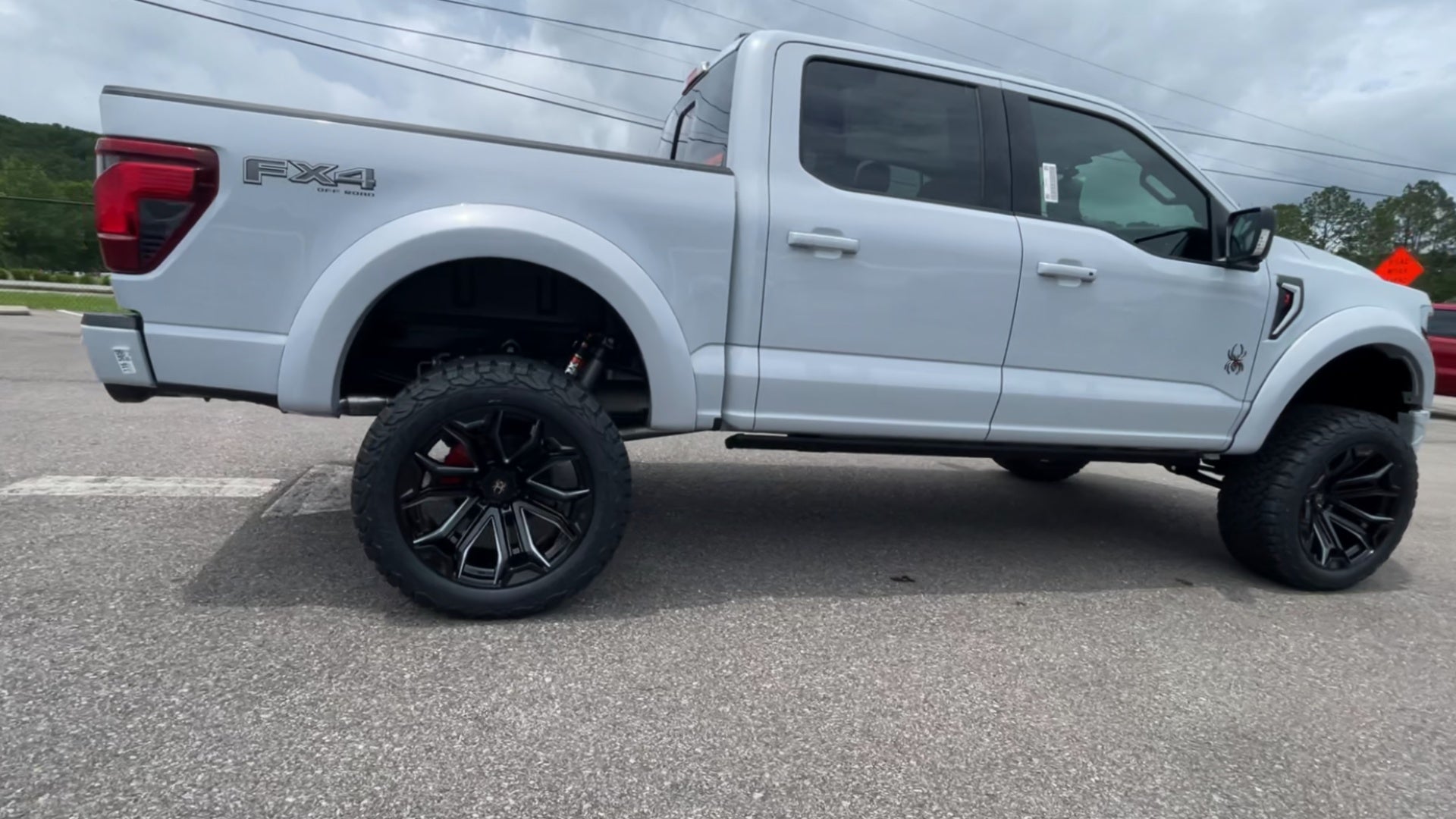 Vehicle Image 8