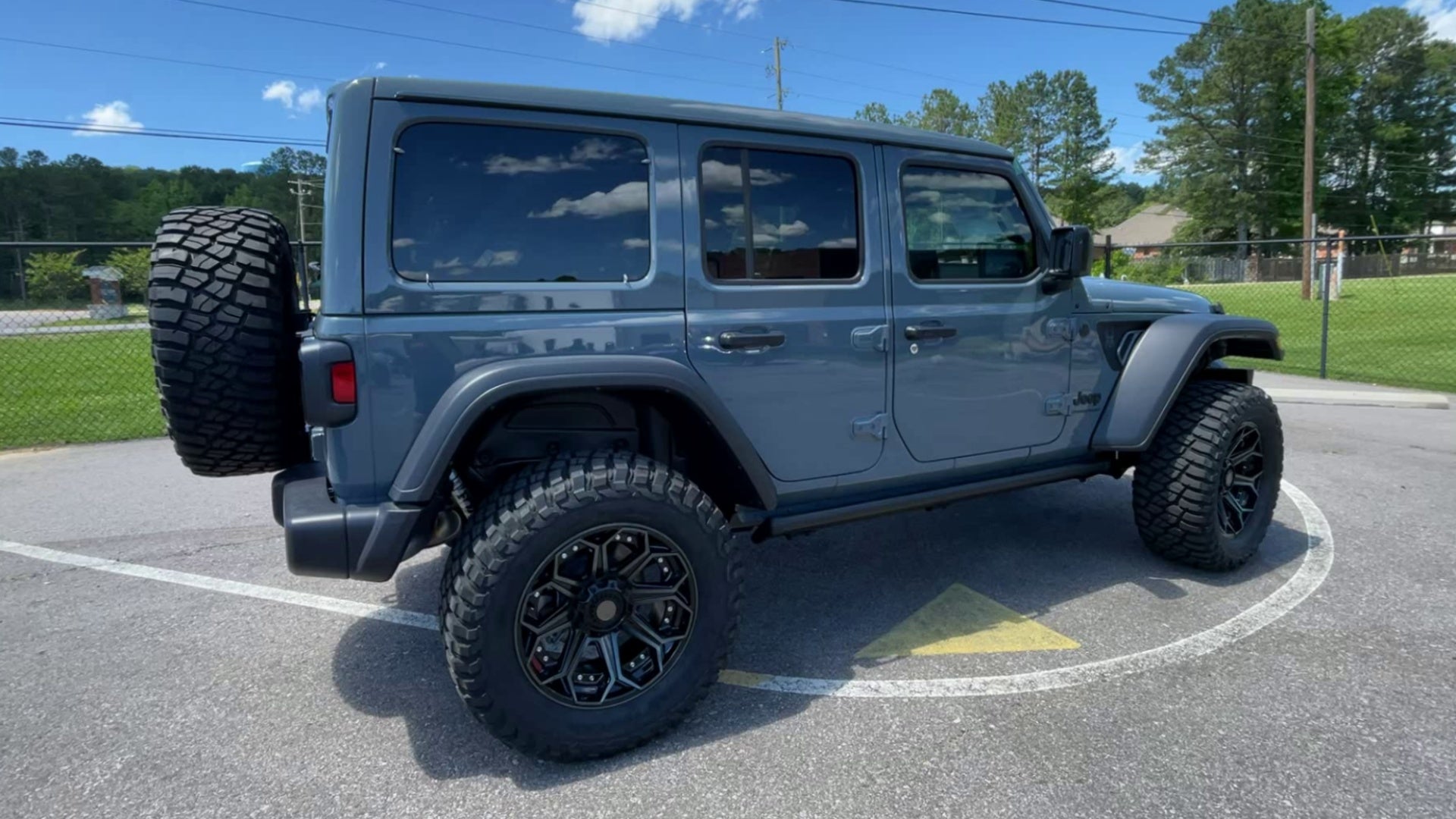 Vehicle Image 8