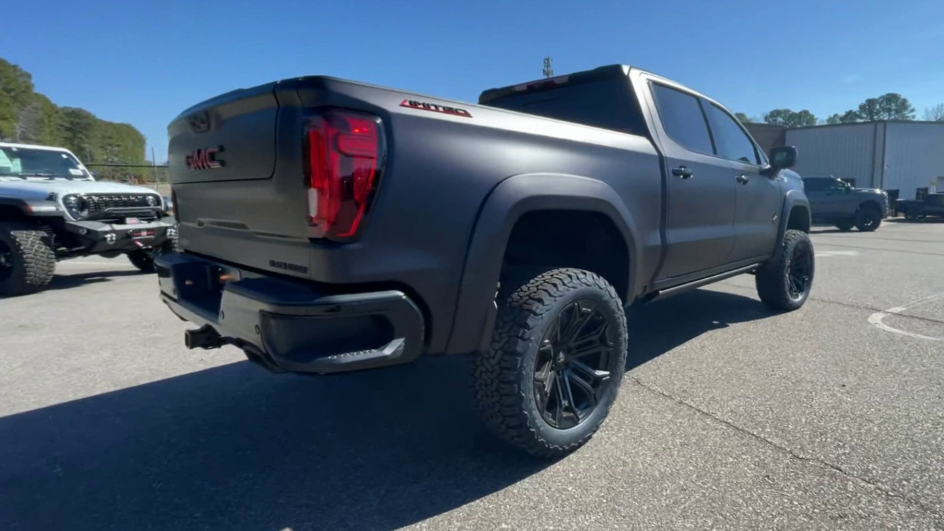 Vehicle Image 8