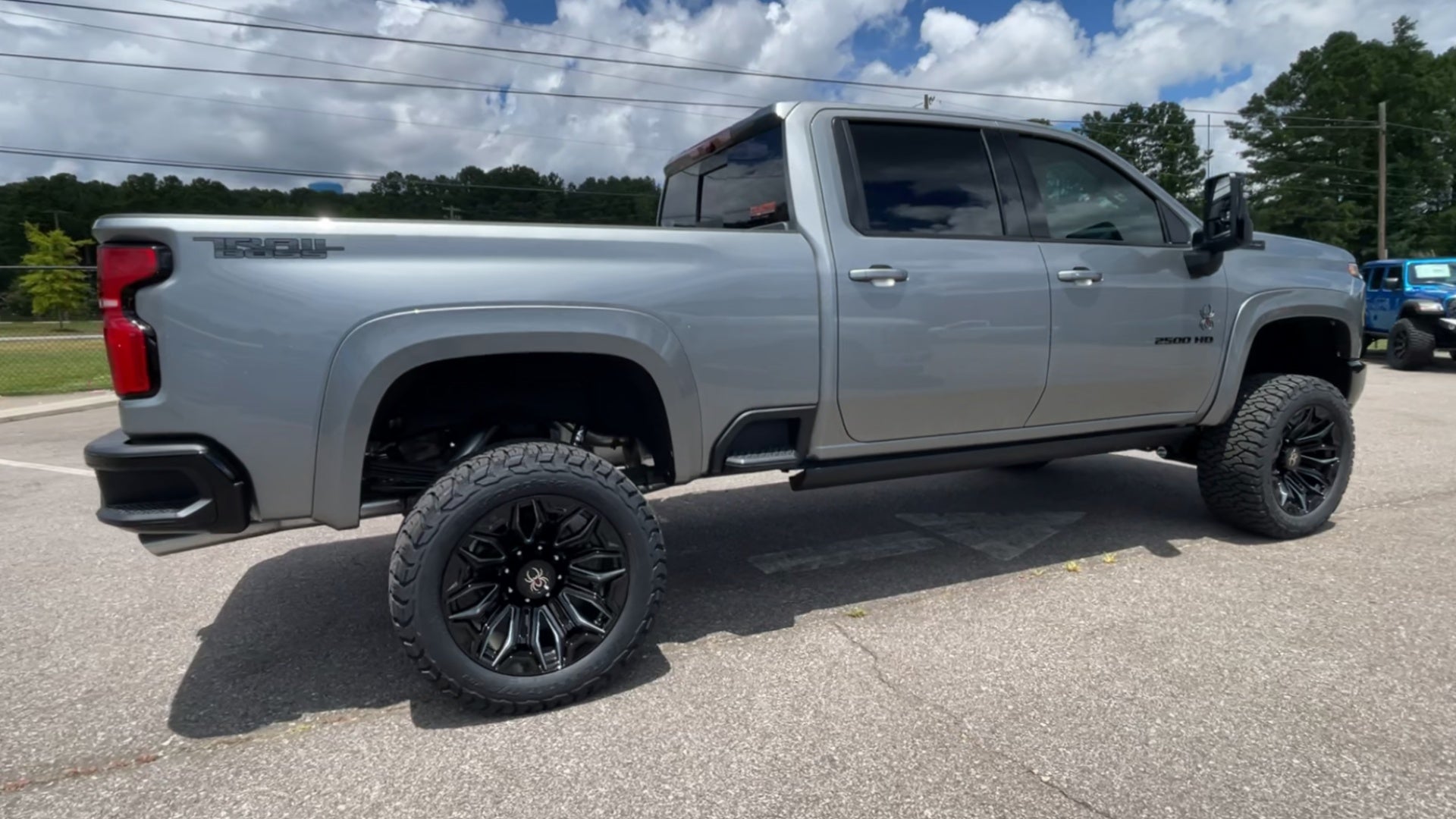 Vehicle Image 8