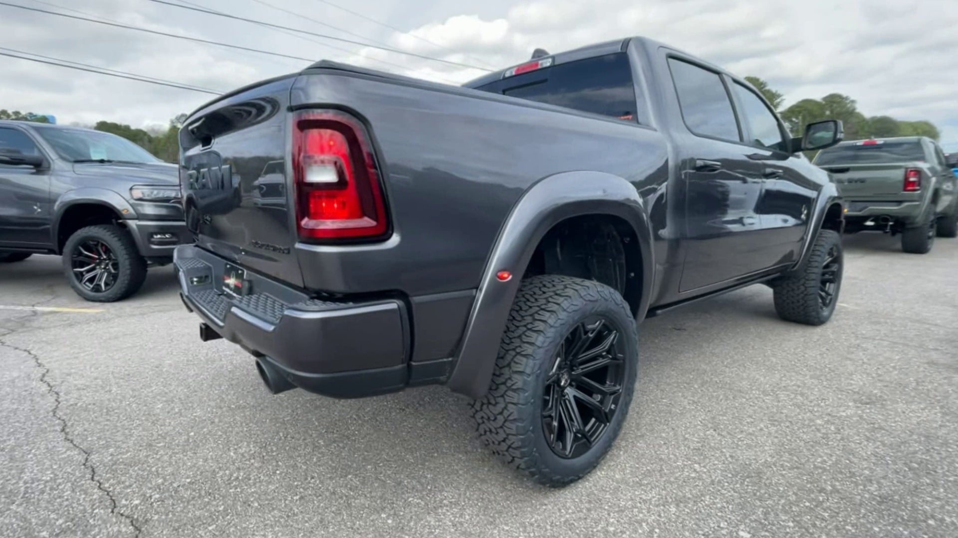 Vehicle Image 8