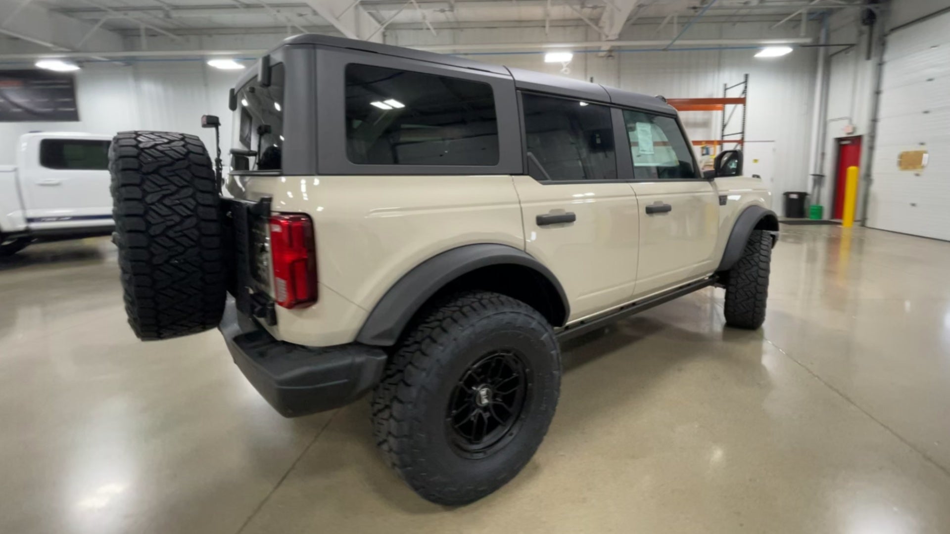 Vehicle Image 8