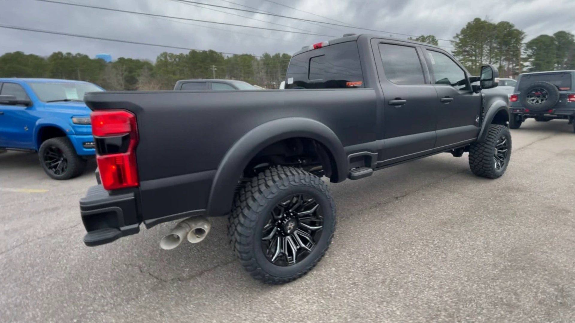 Vehicle Image 8