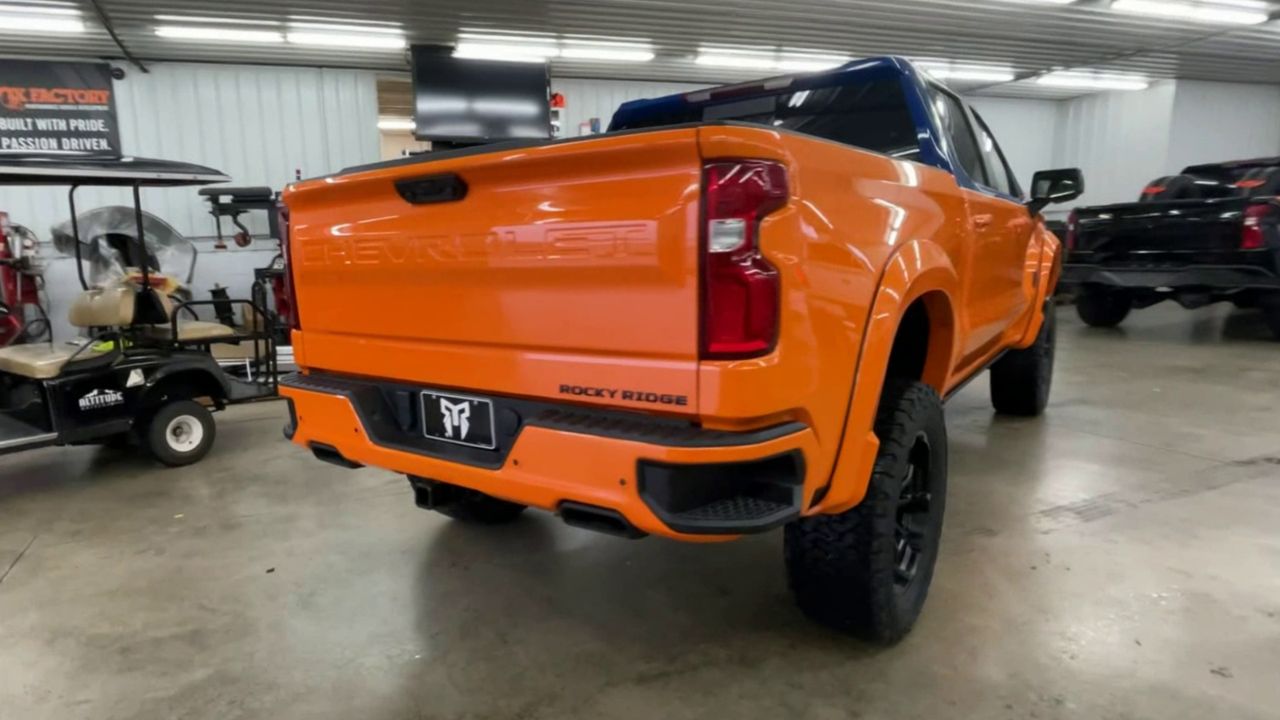 Vehicle Image 8