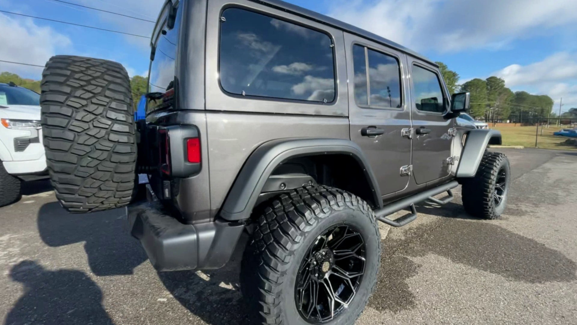 Vehicle Image 8