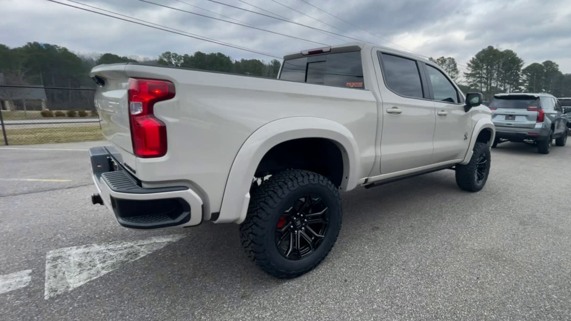 Vehicle Image 8