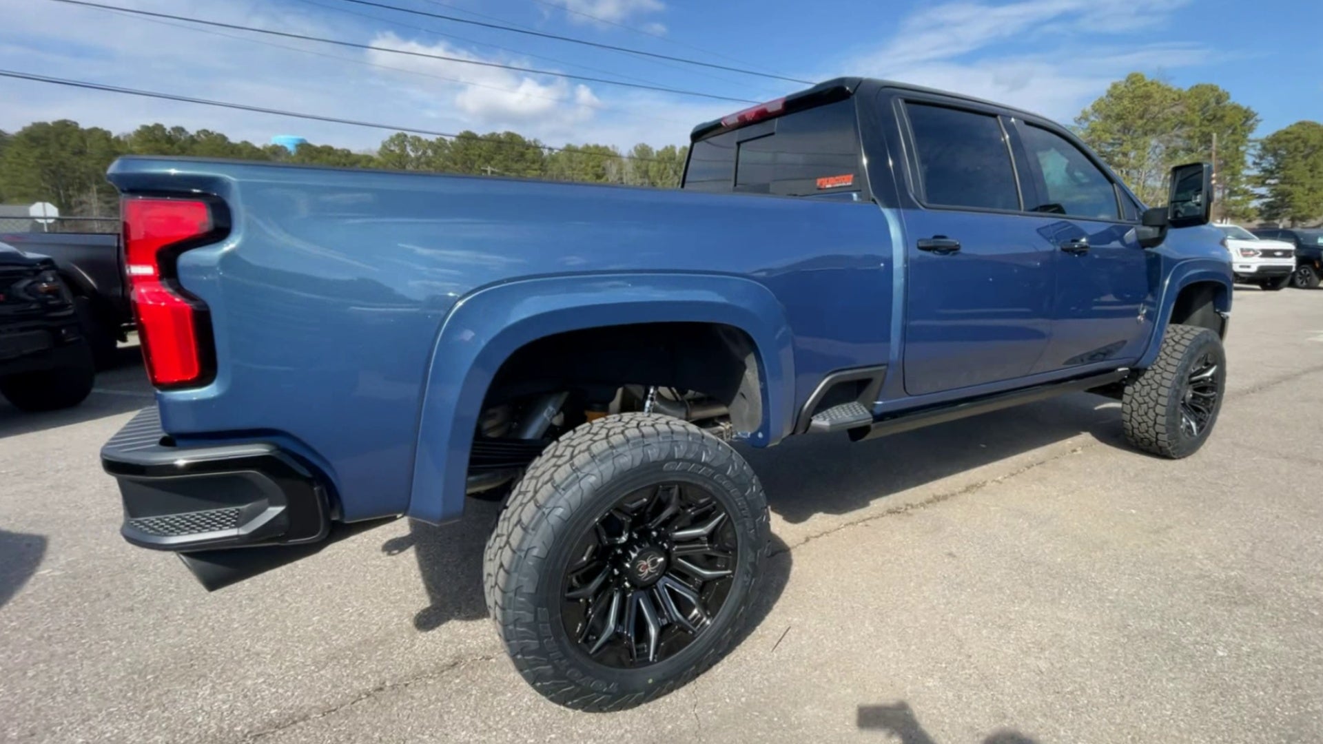 Vehicle Image 8