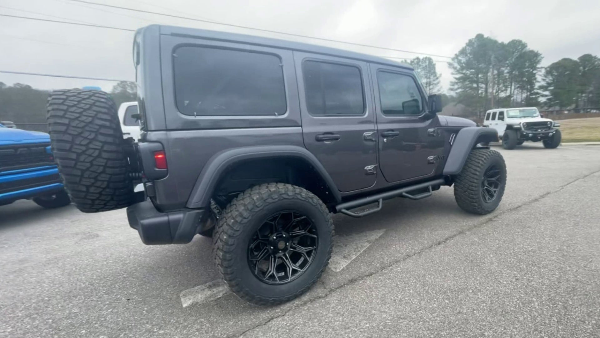 Vehicle Image 8