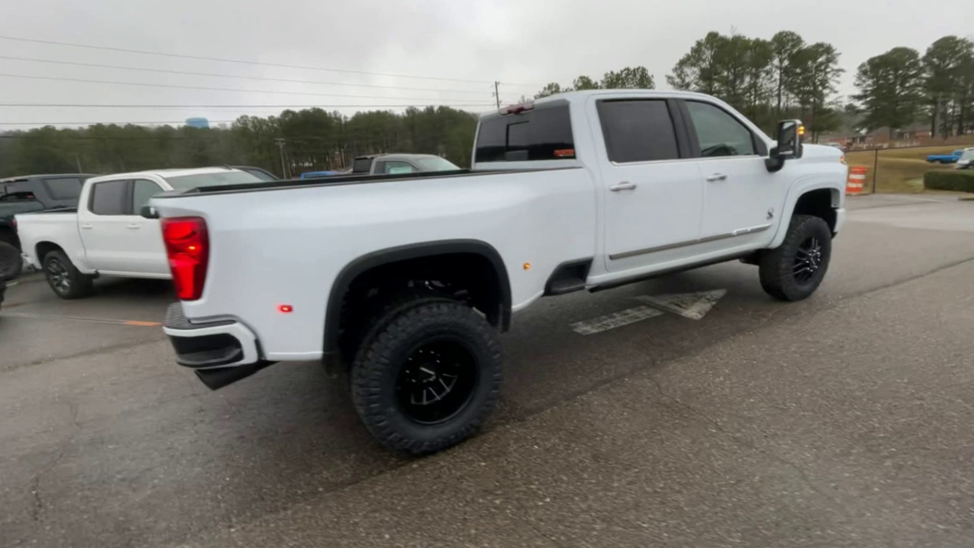 Vehicle Image 8