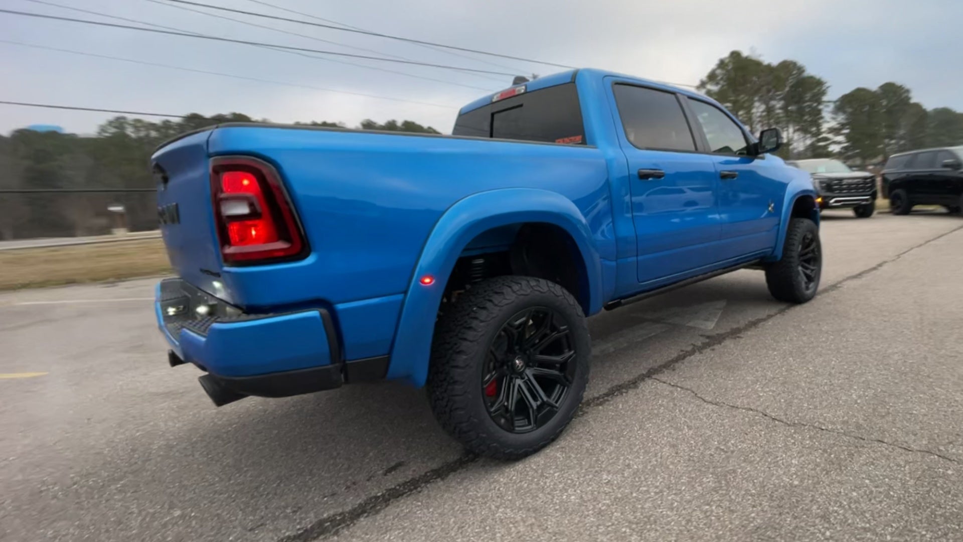 Vehicle Image 8