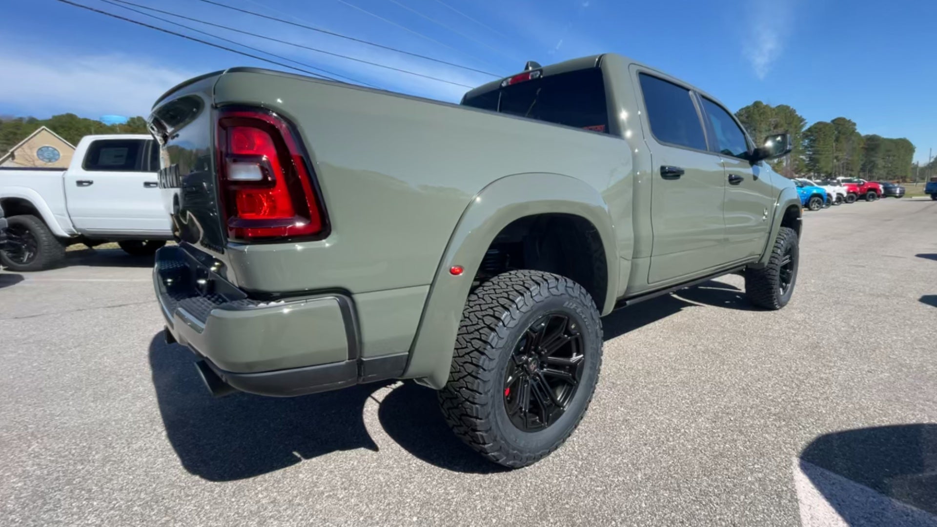 Vehicle Image 8