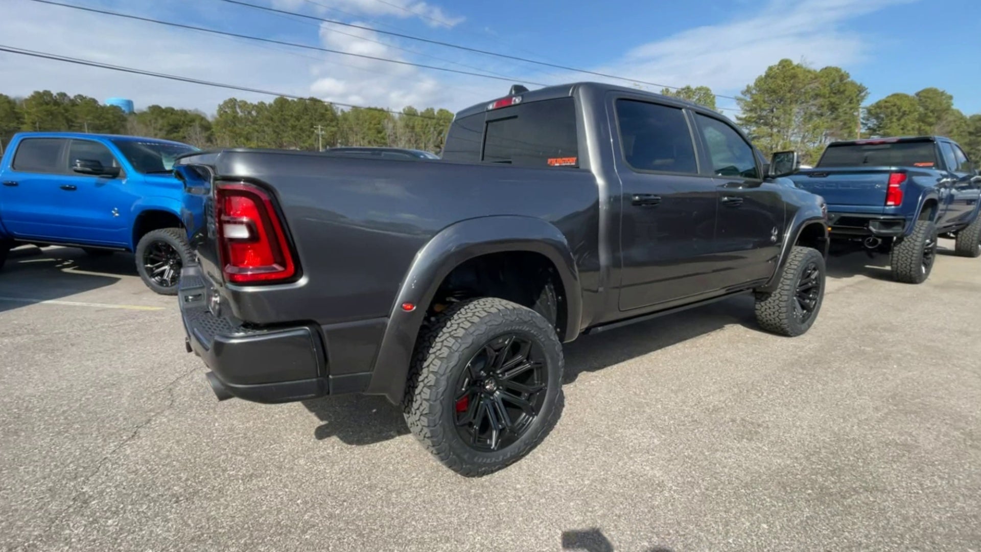 Vehicle Image 8