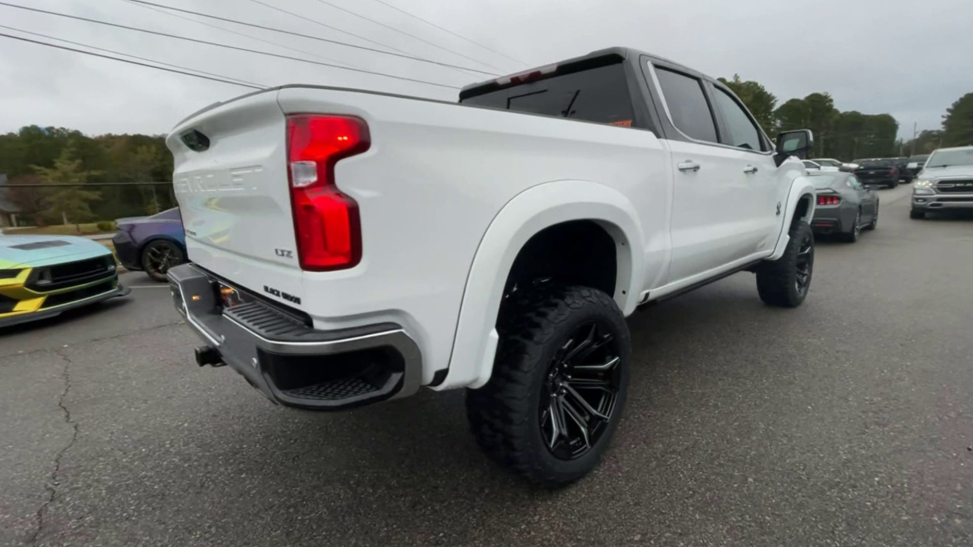 Vehicle Image 8