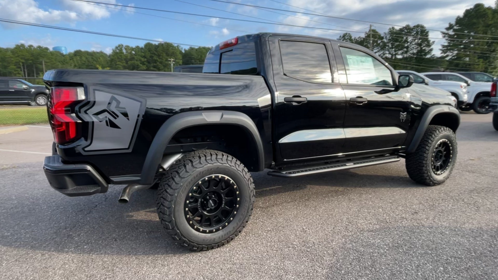 Vehicle Image 8