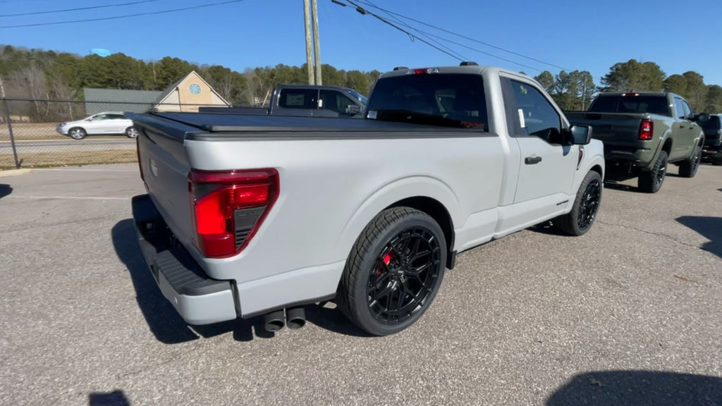Vehicle Image 8