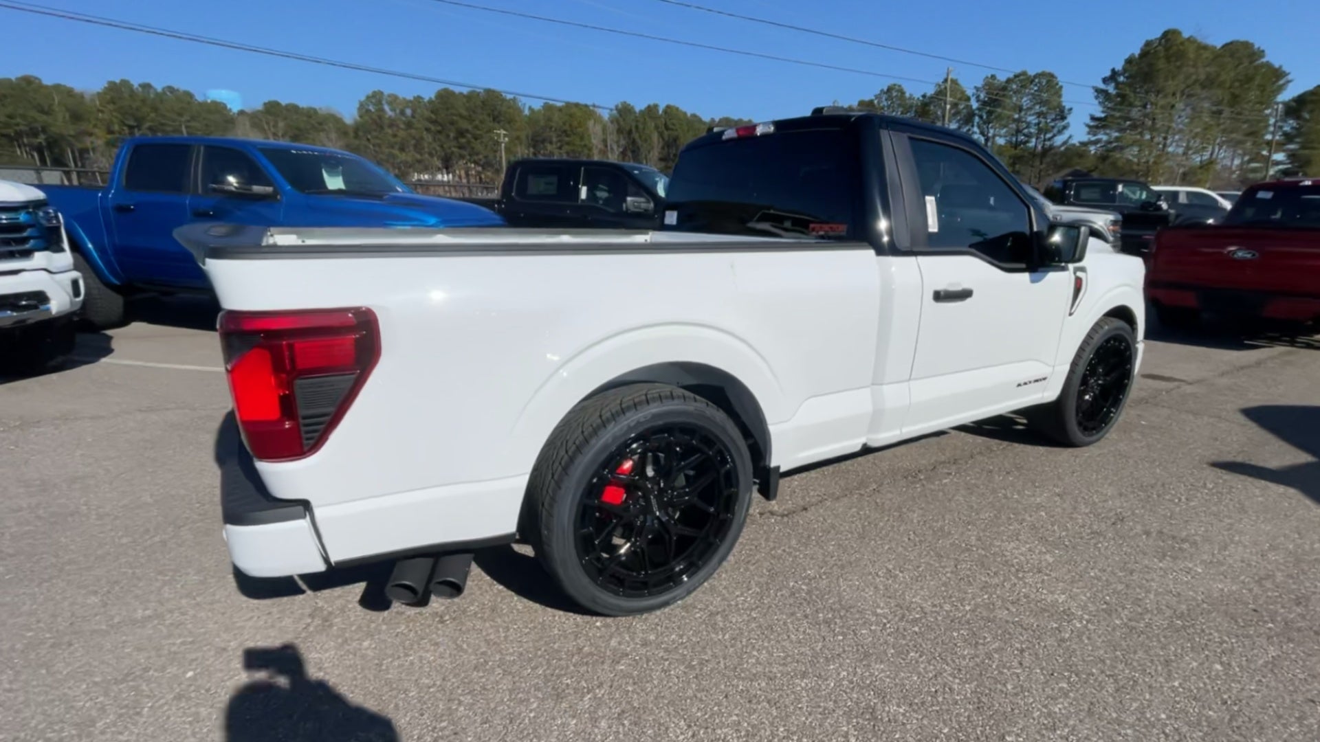 Vehicle Image 8