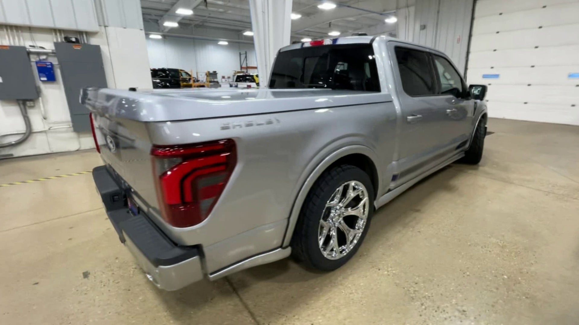 Vehicle Image 8