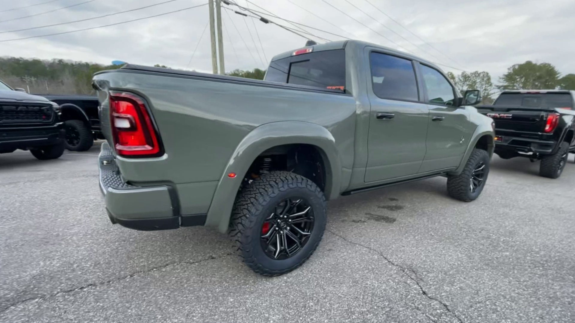 Vehicle Image 8