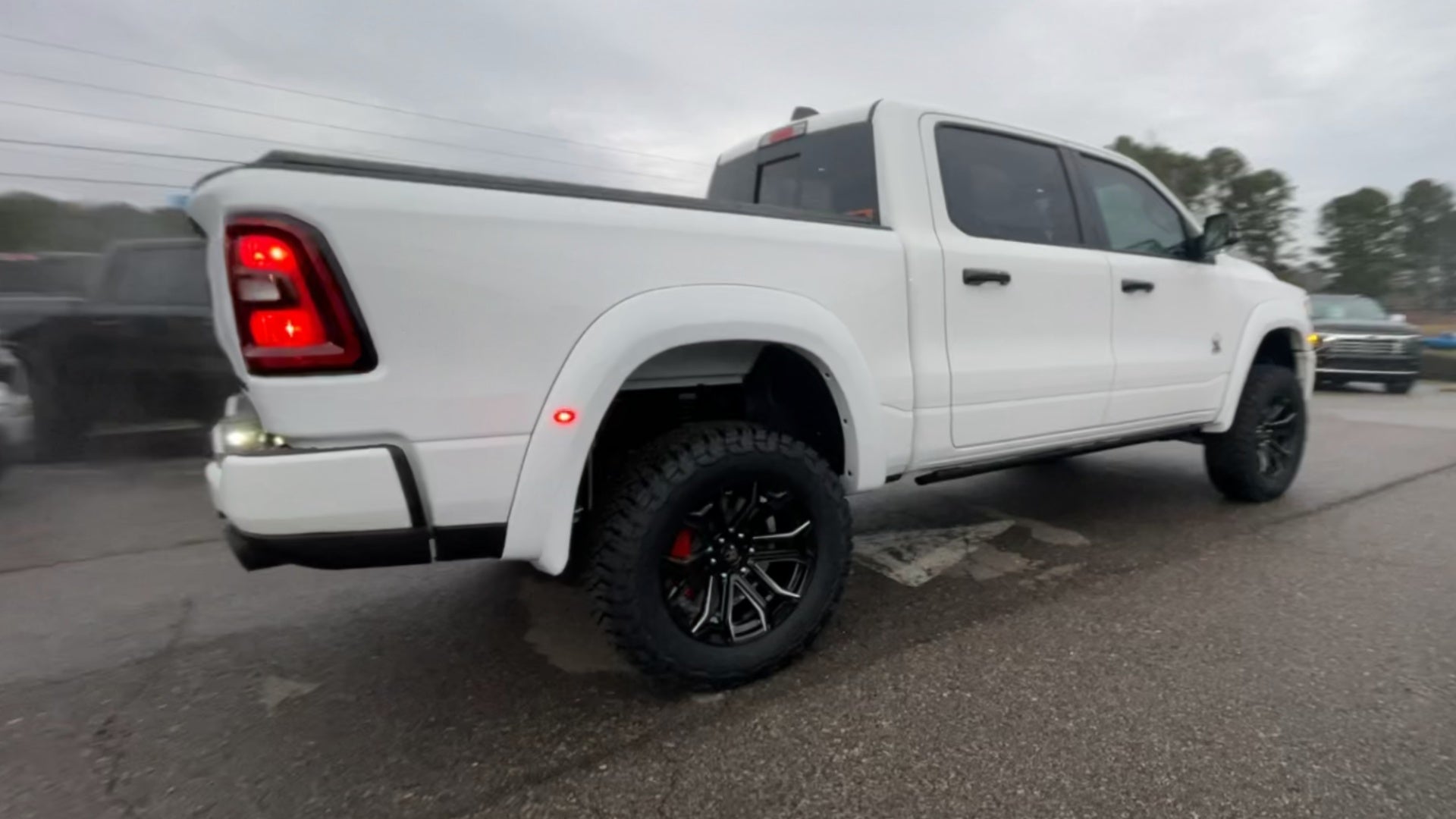 Vehicle Image 8